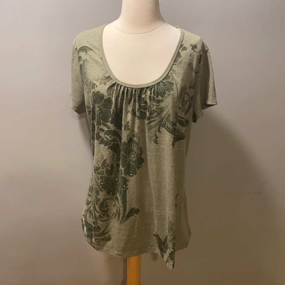 🔥 2/$25 Sonoma green floral tee